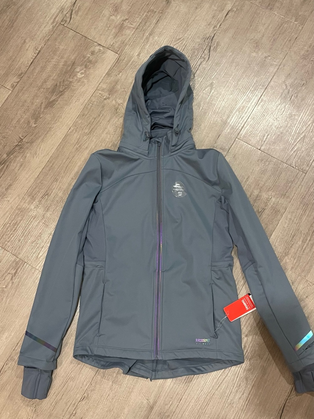 NWT Running Room Light Grey Hooded Softshell Jacket - Picture 6 of 11